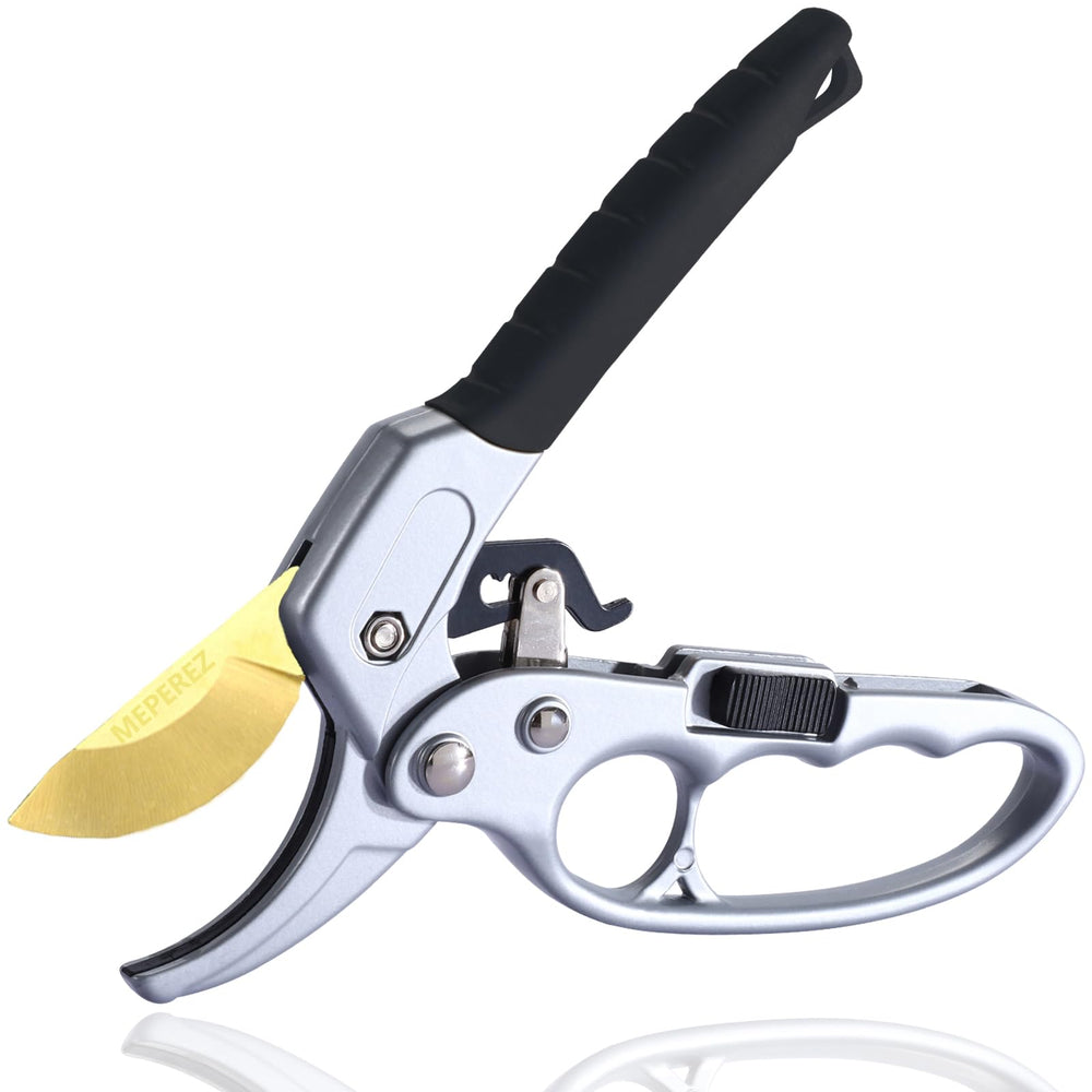MEPEREZ front view clippers showing full tool and secure lock benefit
