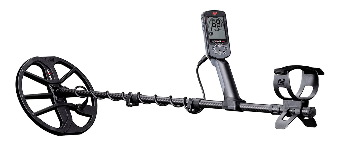 MINELAB Equinox 700 front control unit showing display and controls for precise setup