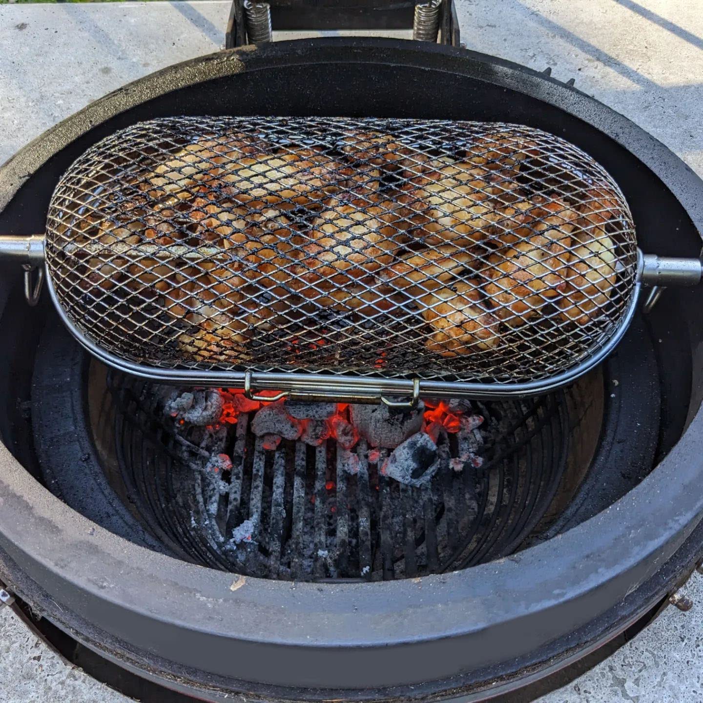 MixRBBQ basket in dishwasher ready to clean quickly after grilling benefit