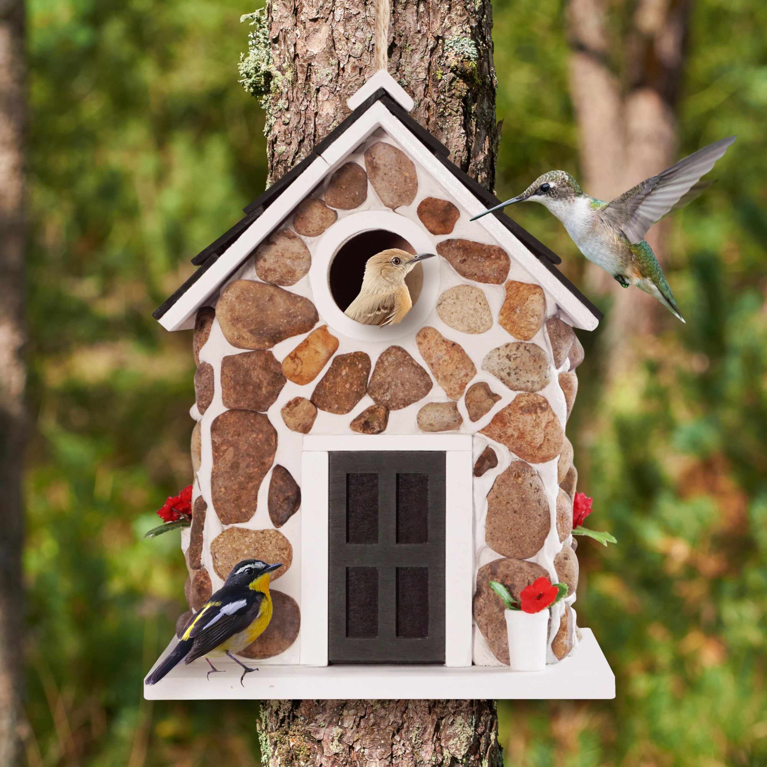 MIXUMON mounted in garden blending with plants and attracting birds