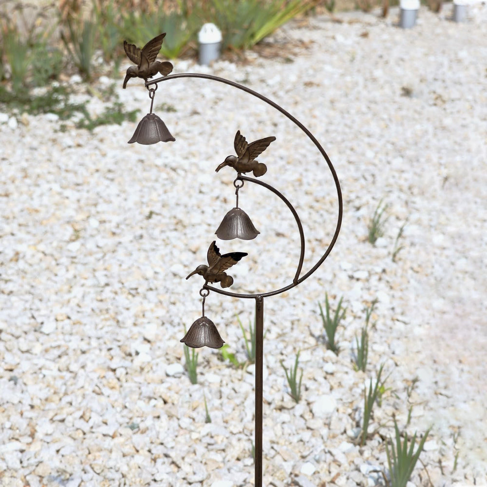 MNRYLKB hummingbird stake in a patio setting illustrating visual interest and ambiance