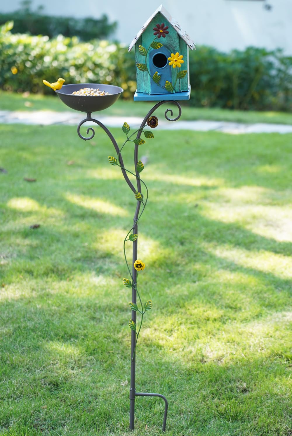 MNRYLKB pole next to hand showing scale and easy garden placement
