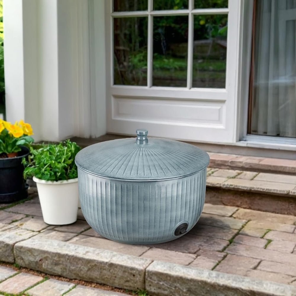 Monarch Abode removable lid close-up keeping debris out and hose clean