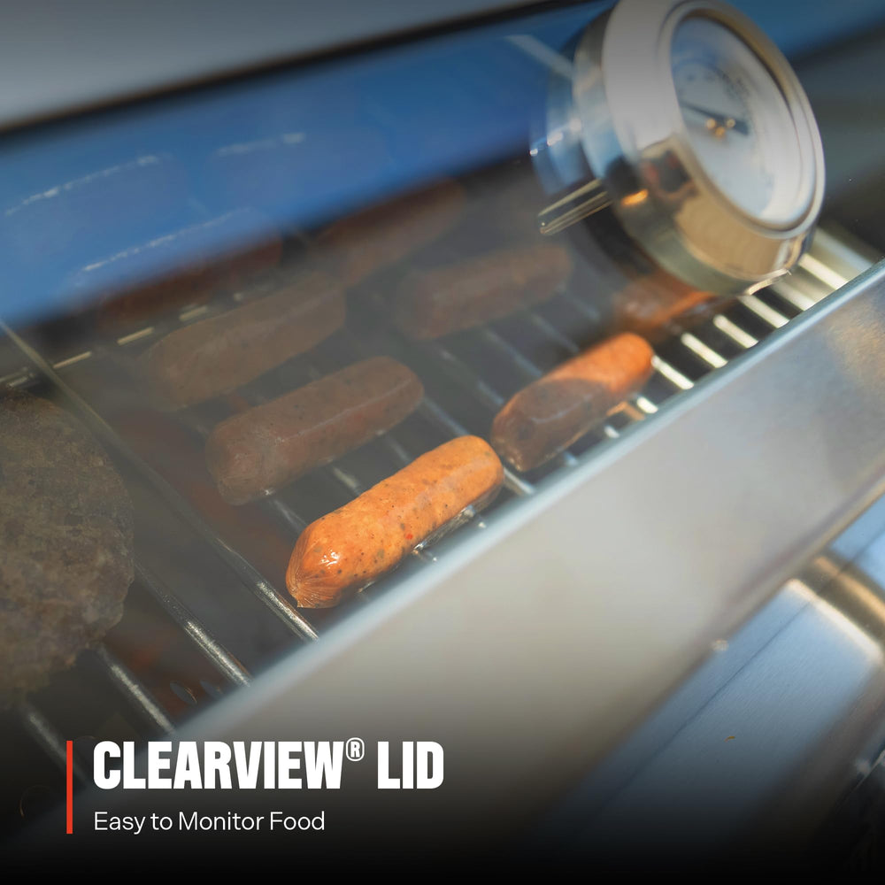 Monument Grills control knobs and built-in thermometer for fast ignition and precise monitoring