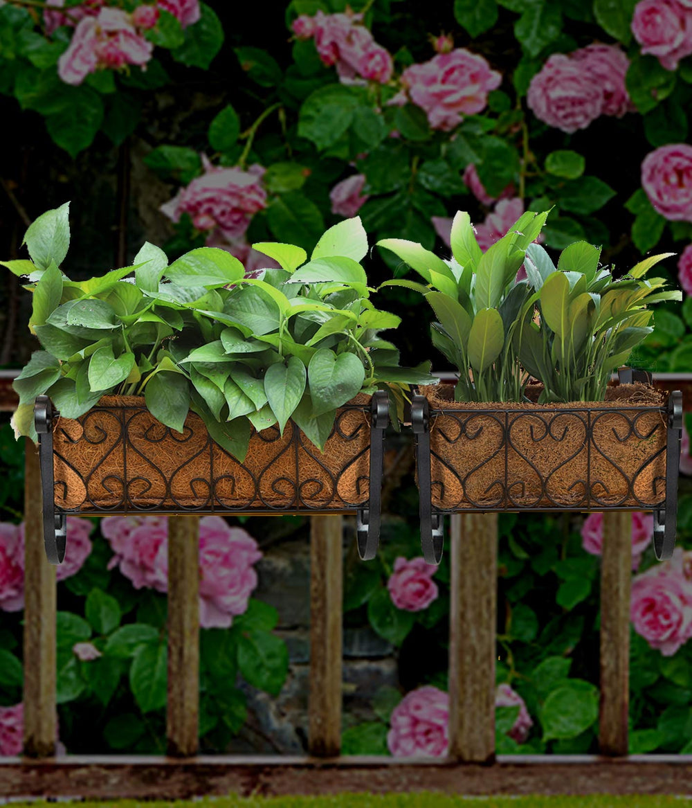 MorTime baskets in use on a balcony displaying plants and saving floor space