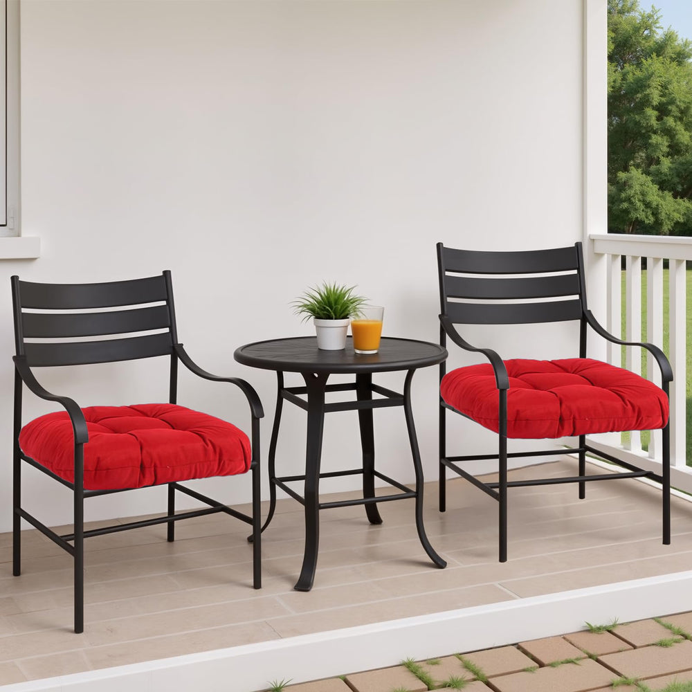 MTMR close-up tufted detail highlighting secure padding and support