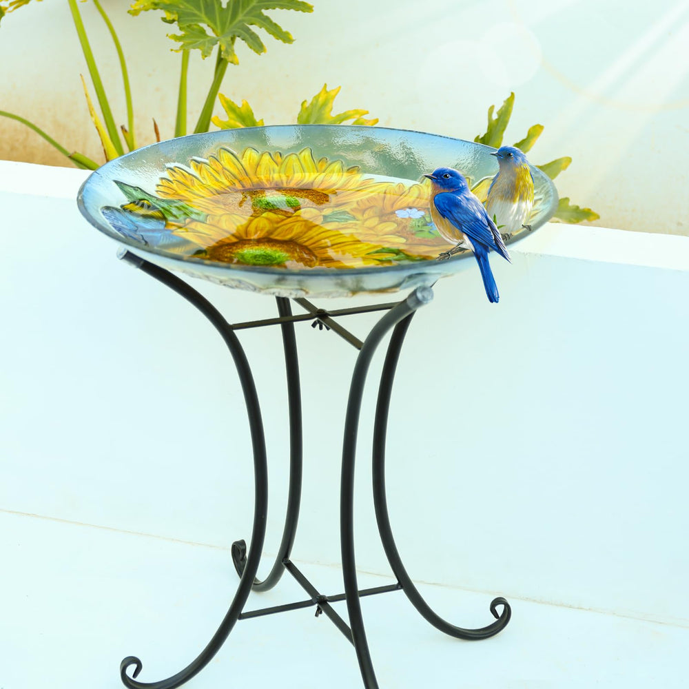MUMTOP close-up of sunflower pattern on glass bowl highlighting vibrant detail