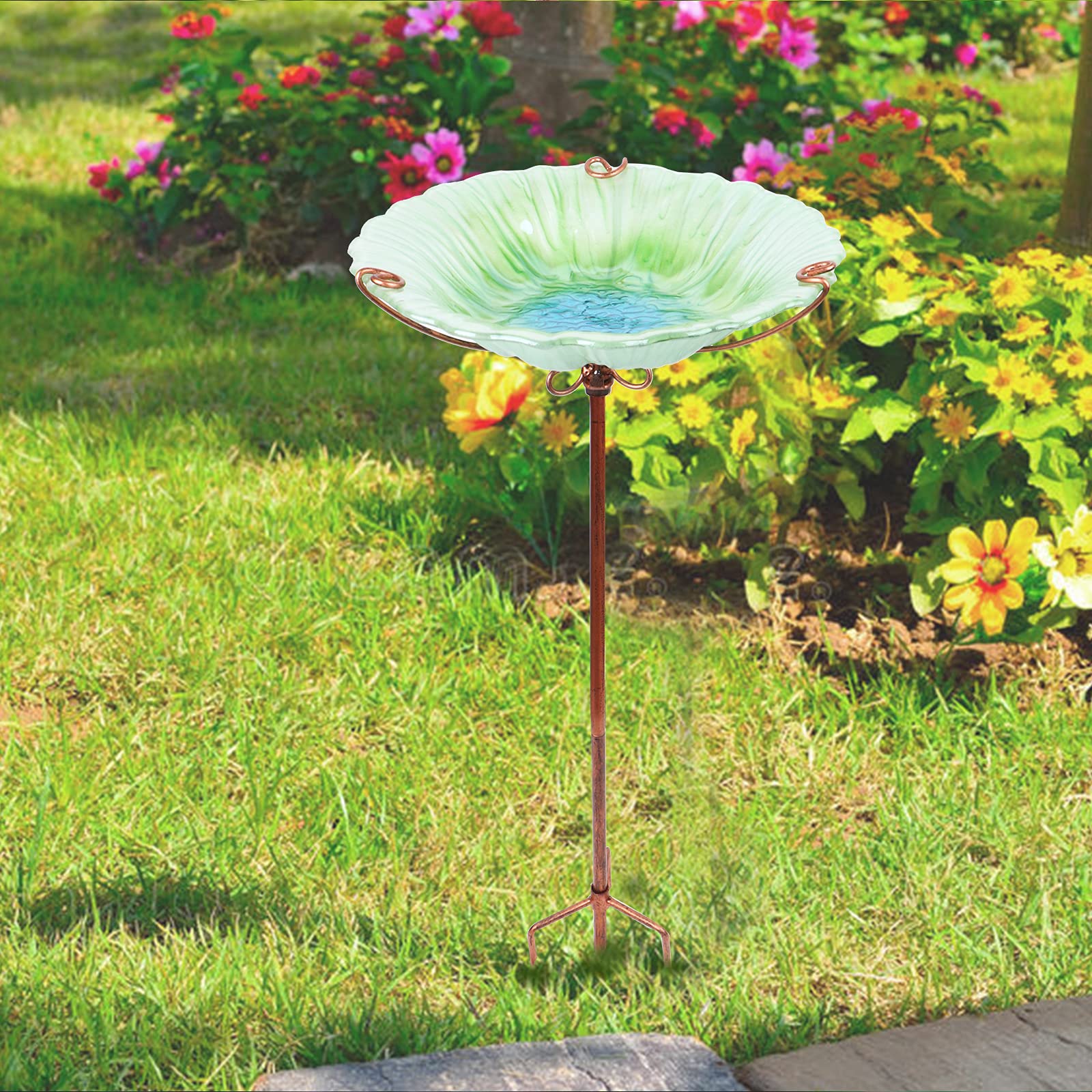 MUMTOP size comparison next to plant pot showing compact footprint benefit