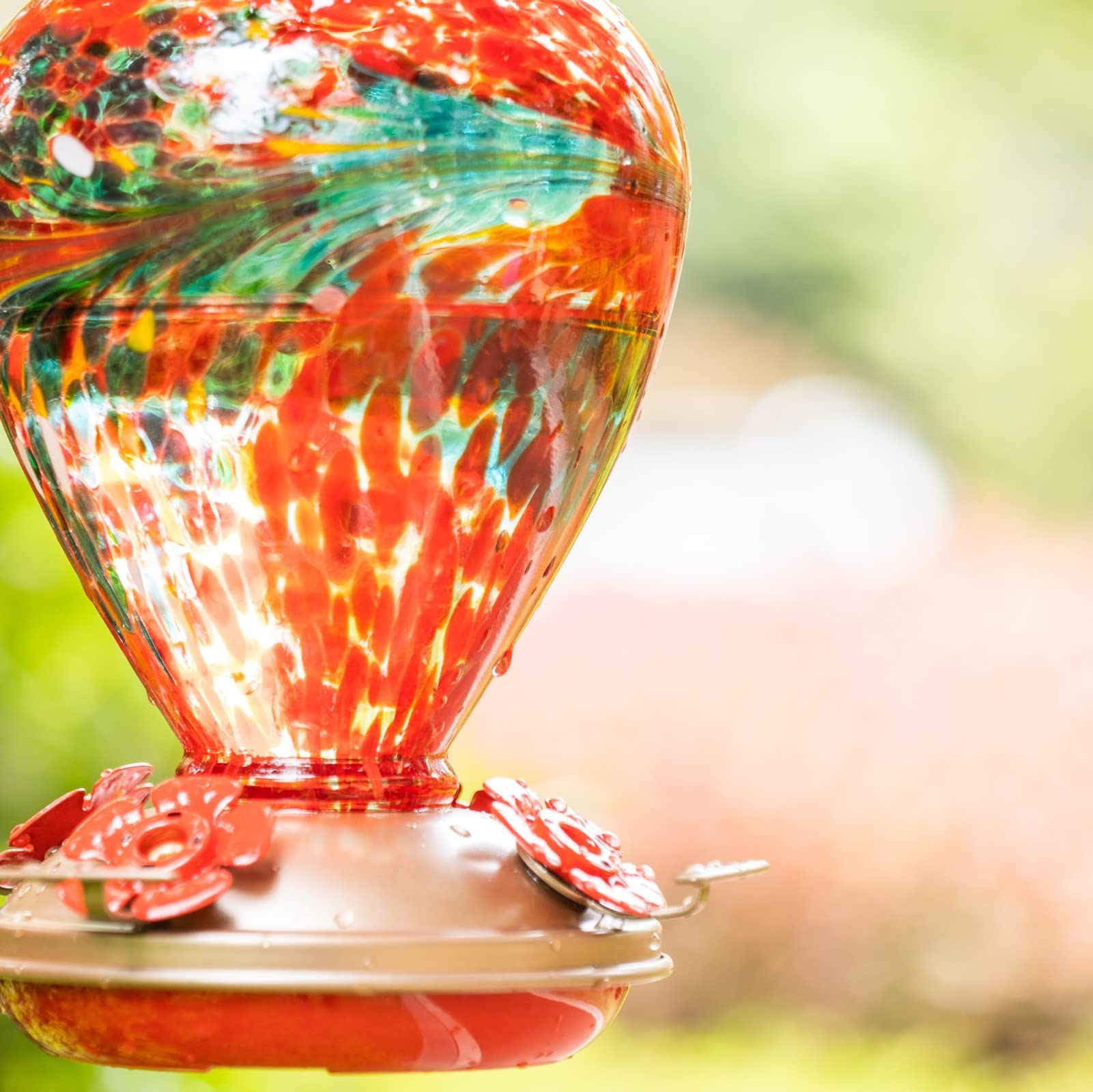 Muse Garden metal base with four perches offering resting spots for hummingbirds