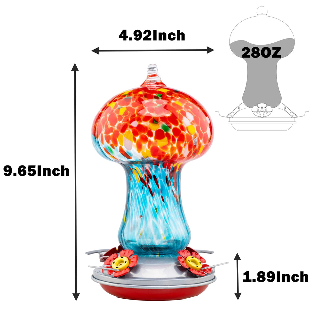 Muse Garden size comparison held in hand to illustrate 28oz capacity and scale