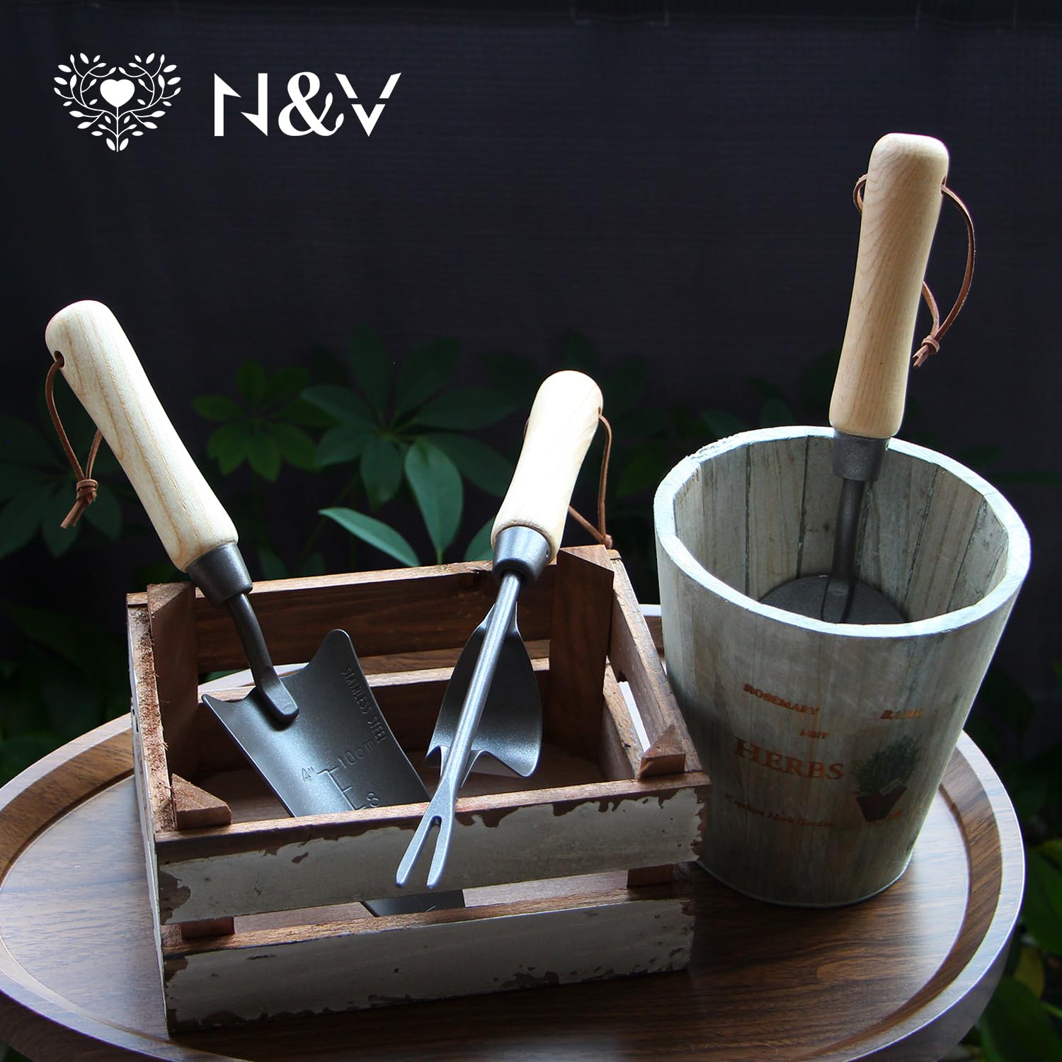 N&V gift box presentation emphasizing attractive ready-to-give packaging