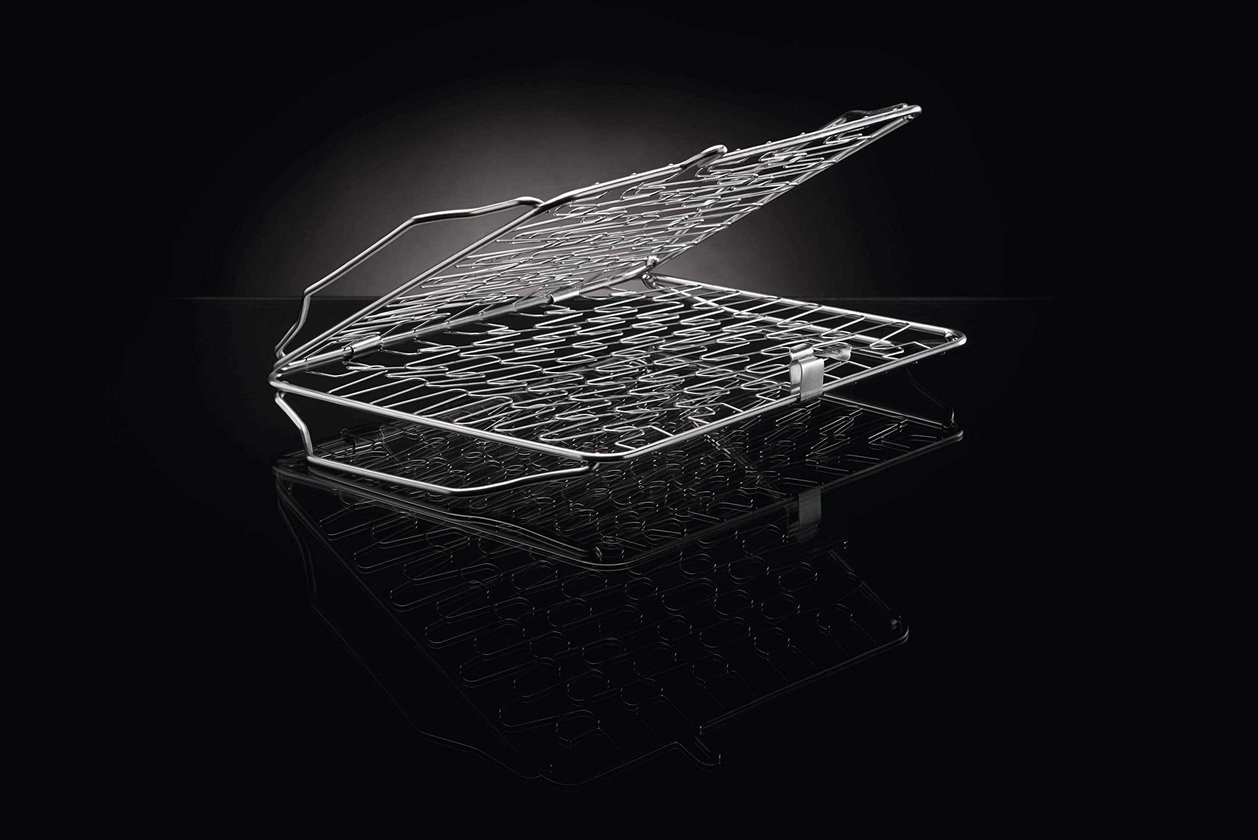 Napoleon basket integrated handles close-up for safe grip and simple maneuvering