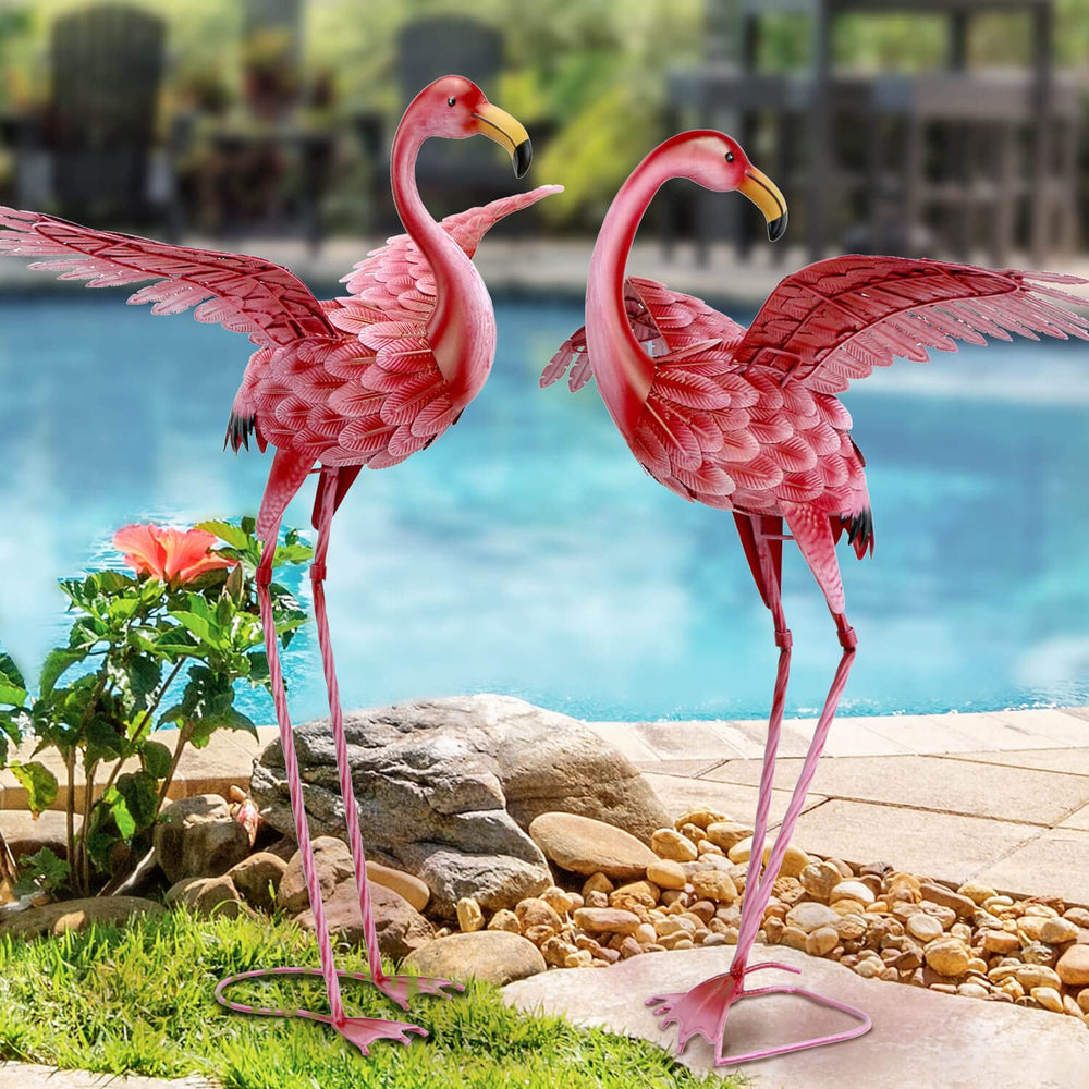 Natelf flamingos as wedding aisle decor creating festive atmosphere