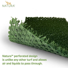 Natura Pet by Tropik close-up of synthetic blades showing realistic texture and comfortable paw contact