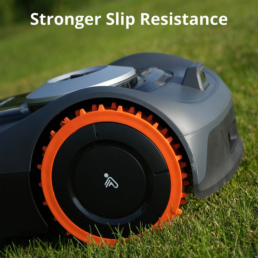 NAVIMOW traction wheel cutting through mud to prevent slipping and mower stalls