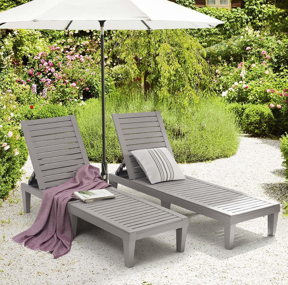 Nestl poolside scene illustrating water-resistant use and relaxing atmosphere