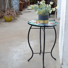 NewVees table in patio setting holding plant and drink for convenience