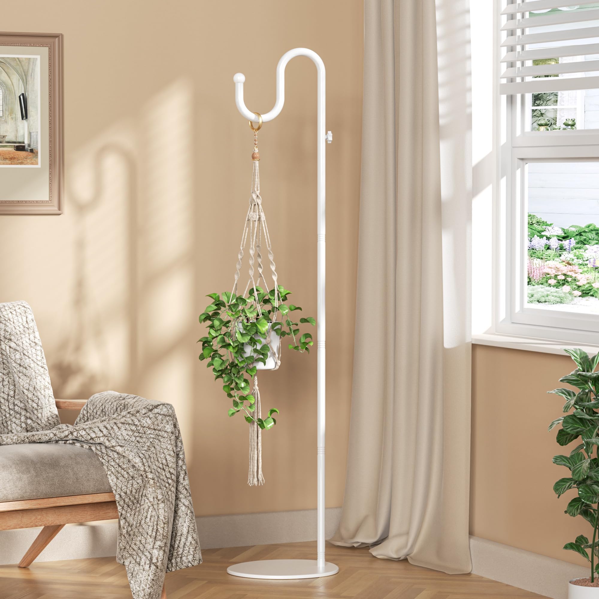 niffgaff hook close-up curve highlights secure hanger design benefit