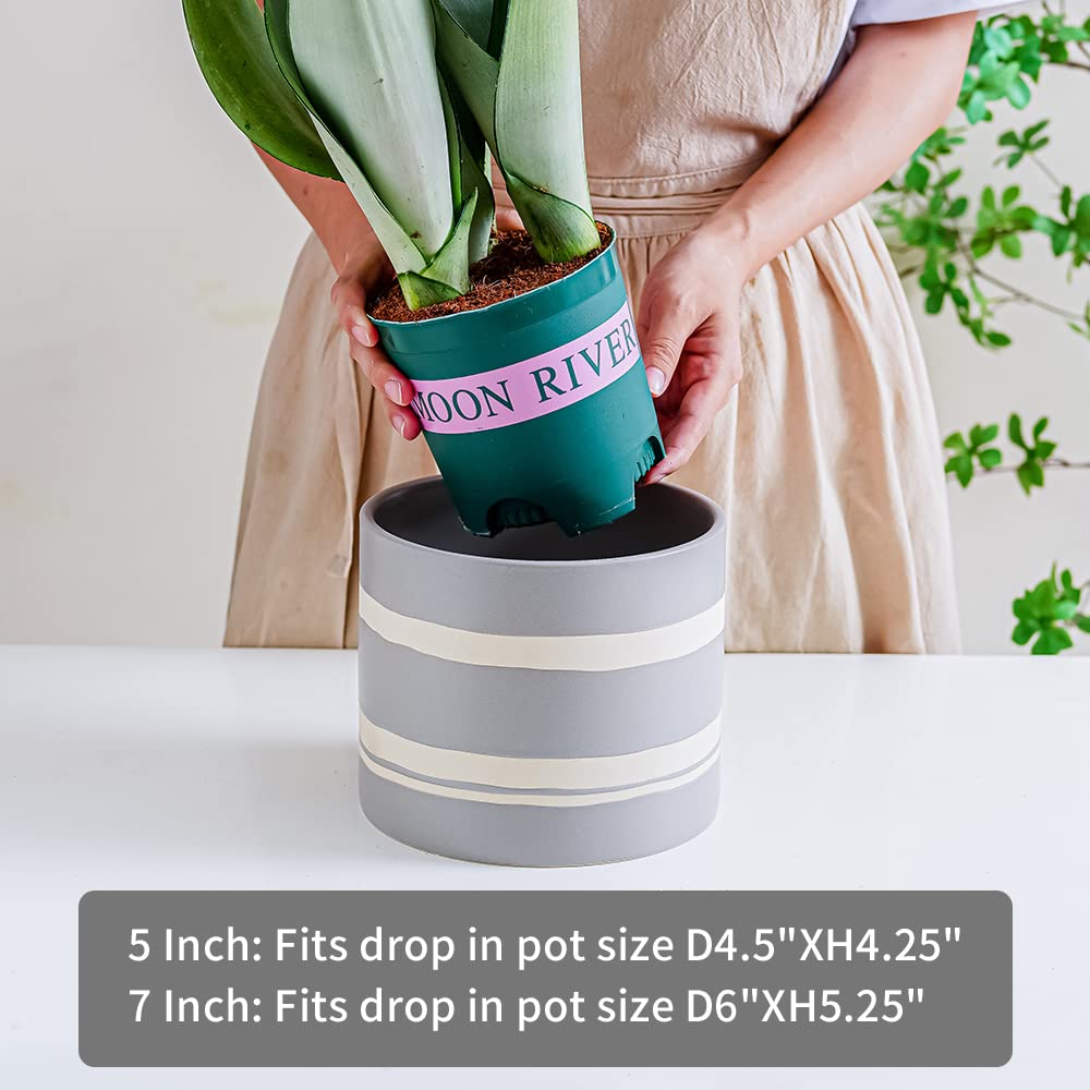 Nihow drainage hole with rubber plug offering flexible watering control