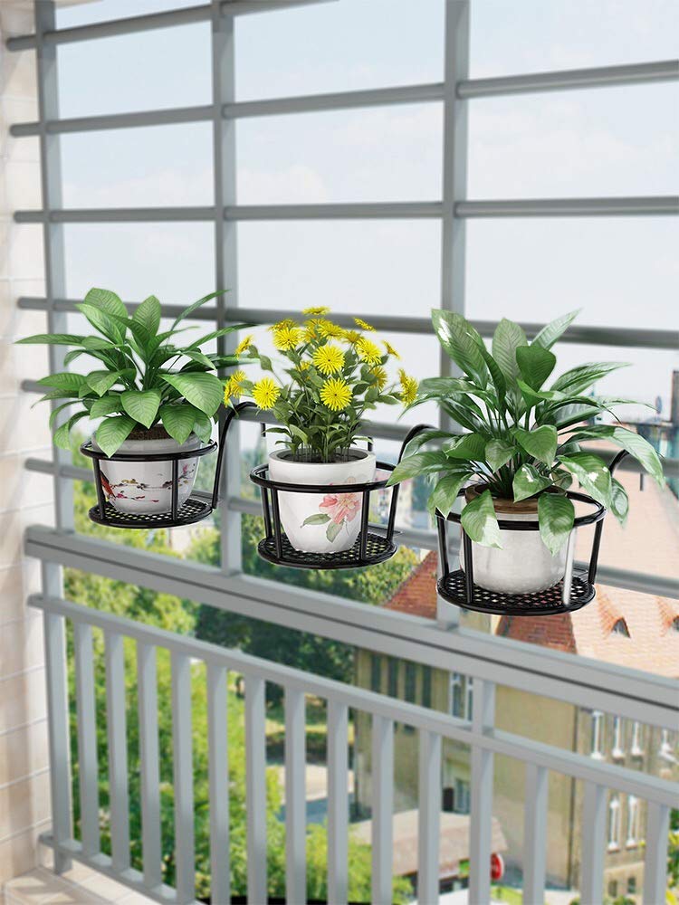 NILICAN hanger holding a flower pot demonstrating stable support and neat presentation