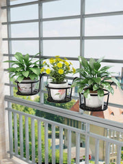 NILICAN hanger holding a flower pot demonstrating stable support and neat presentation