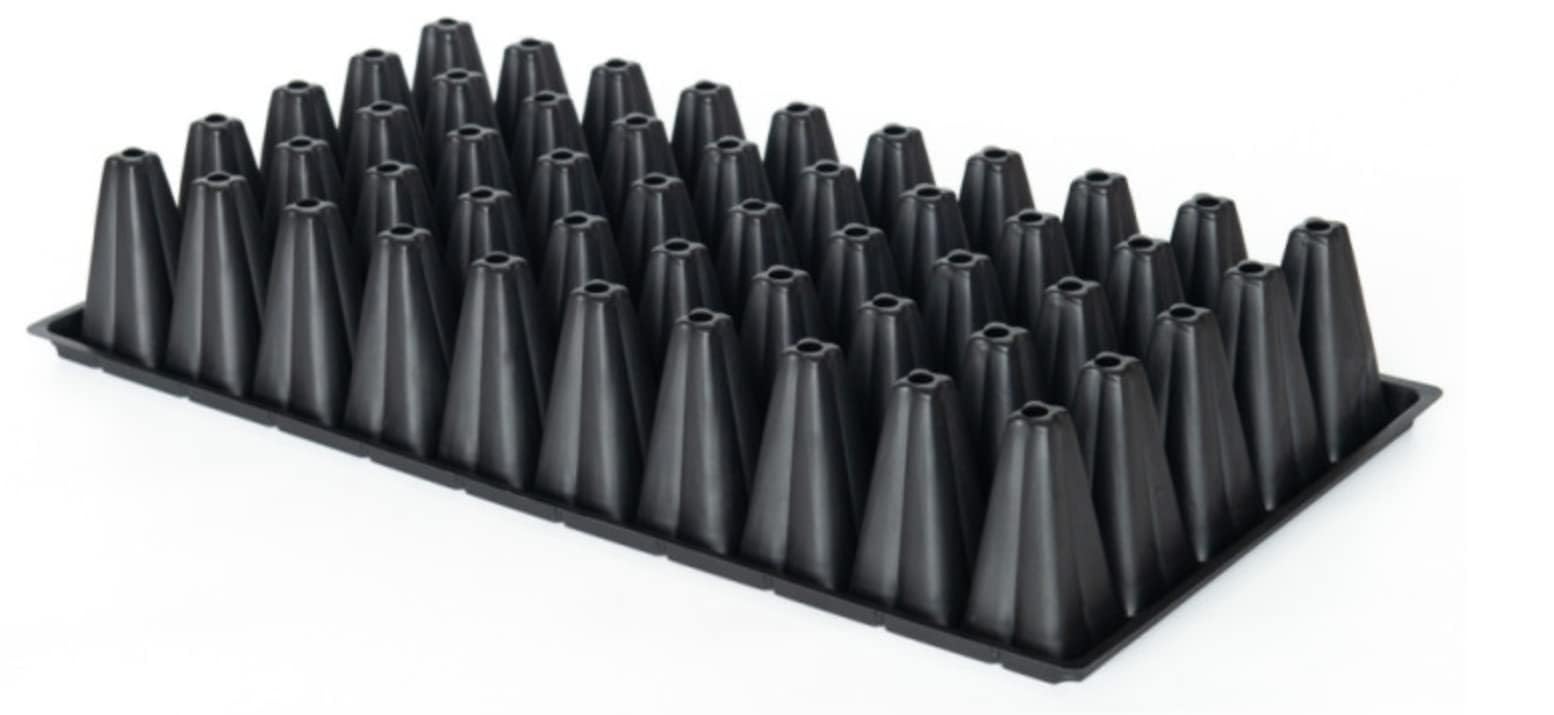 NOTHERS RooTrimmer close-up of cell depth illustrating 3.54-inch root space for larger plants