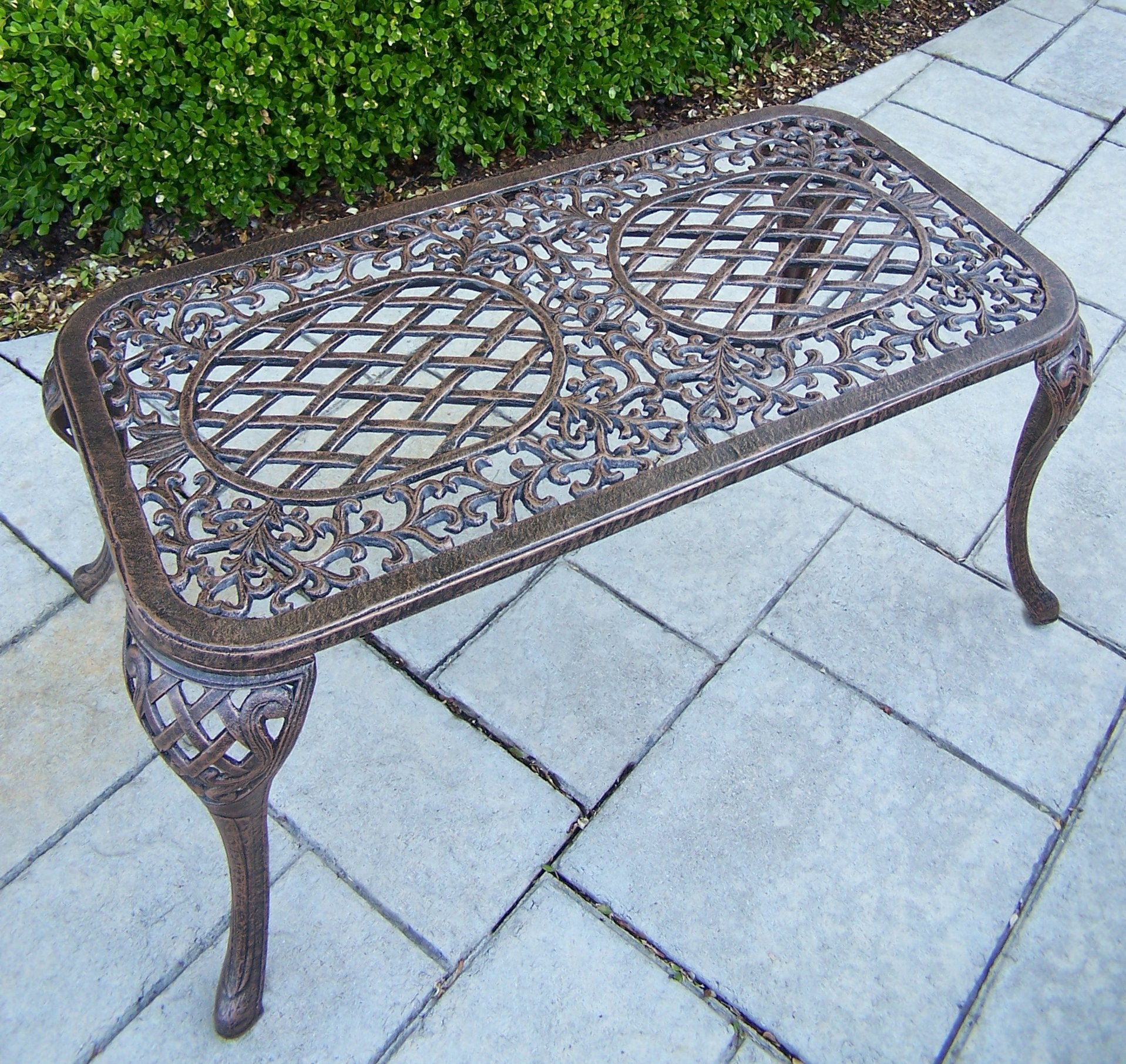 Oakland Living closeup of tabletop texture and powder coat finish for long‑lasting protection