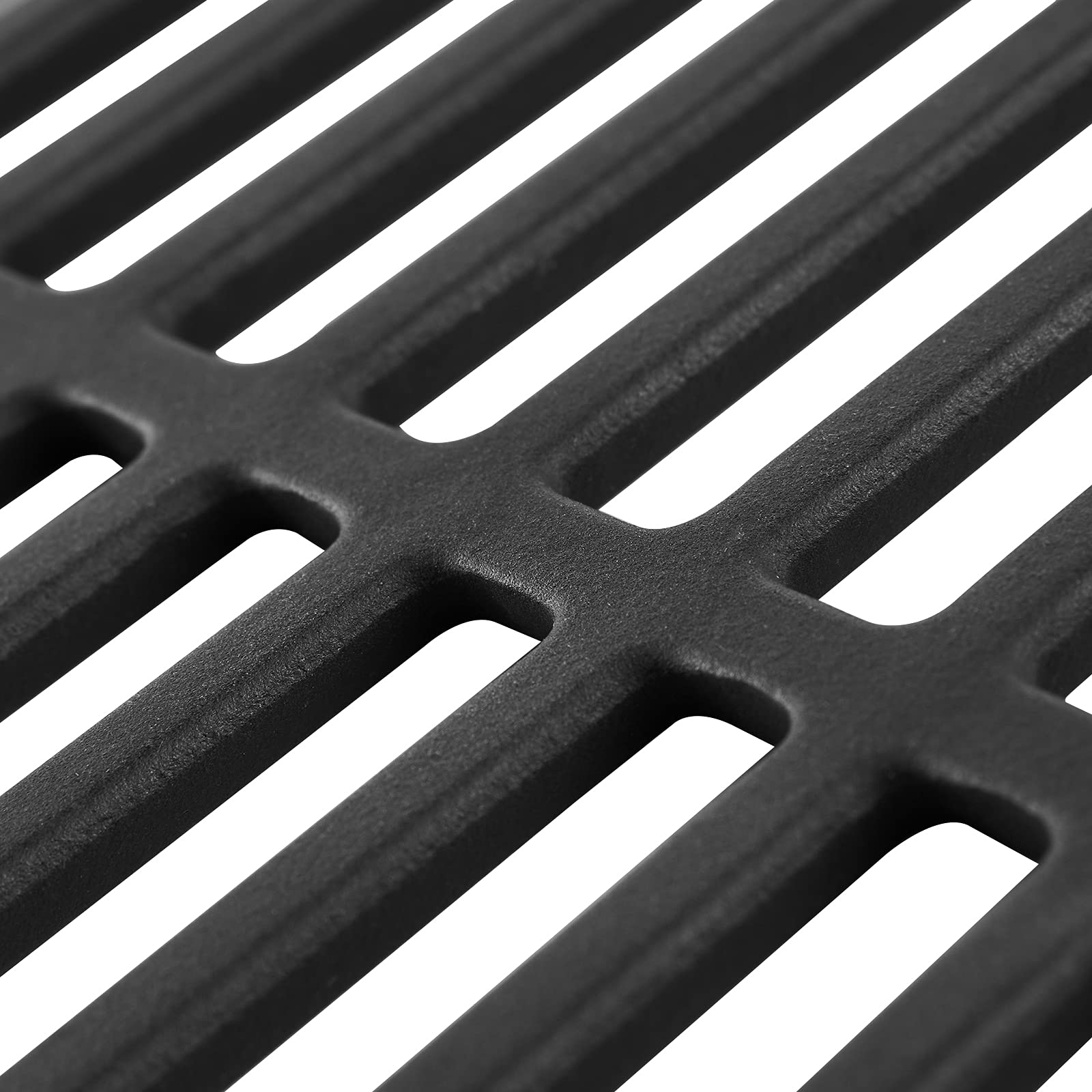 Oklagarden lifestyle shot of backyard grilling emphasizing improved sear and cooking control