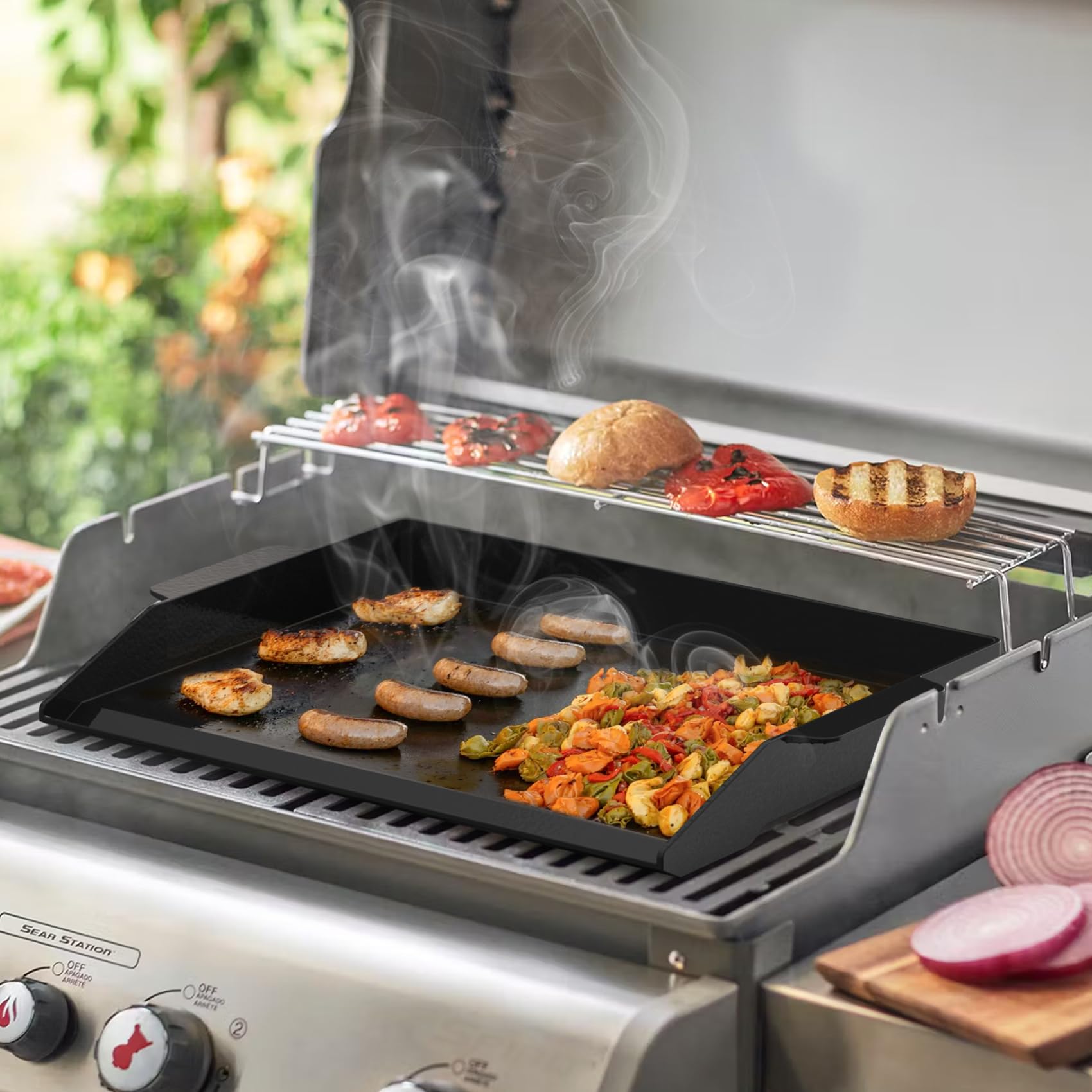 Onlyfire Chef raised sidewalls close-up preventing spills and aiding flipping control