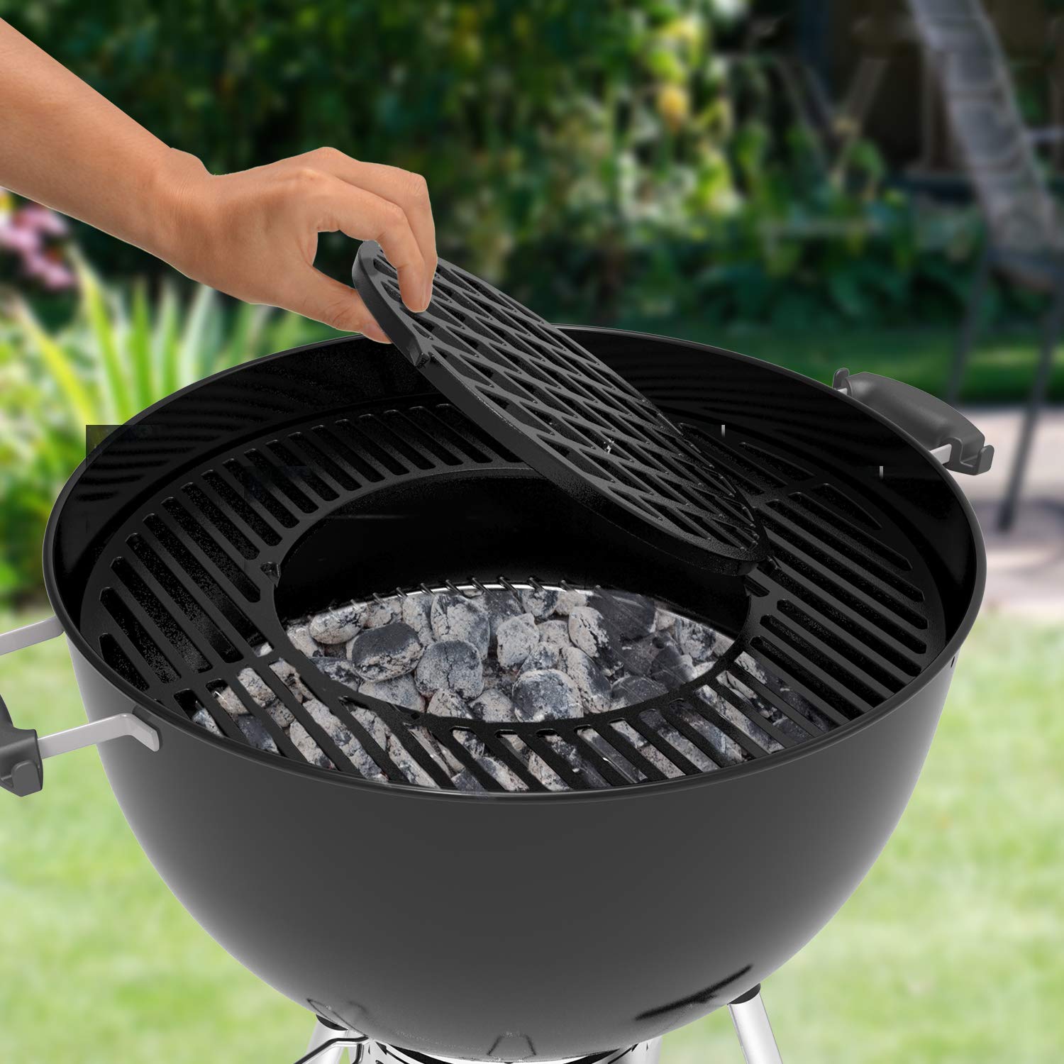 onlyfire grate installed on Weber kettle demonstrating compatibility benefit