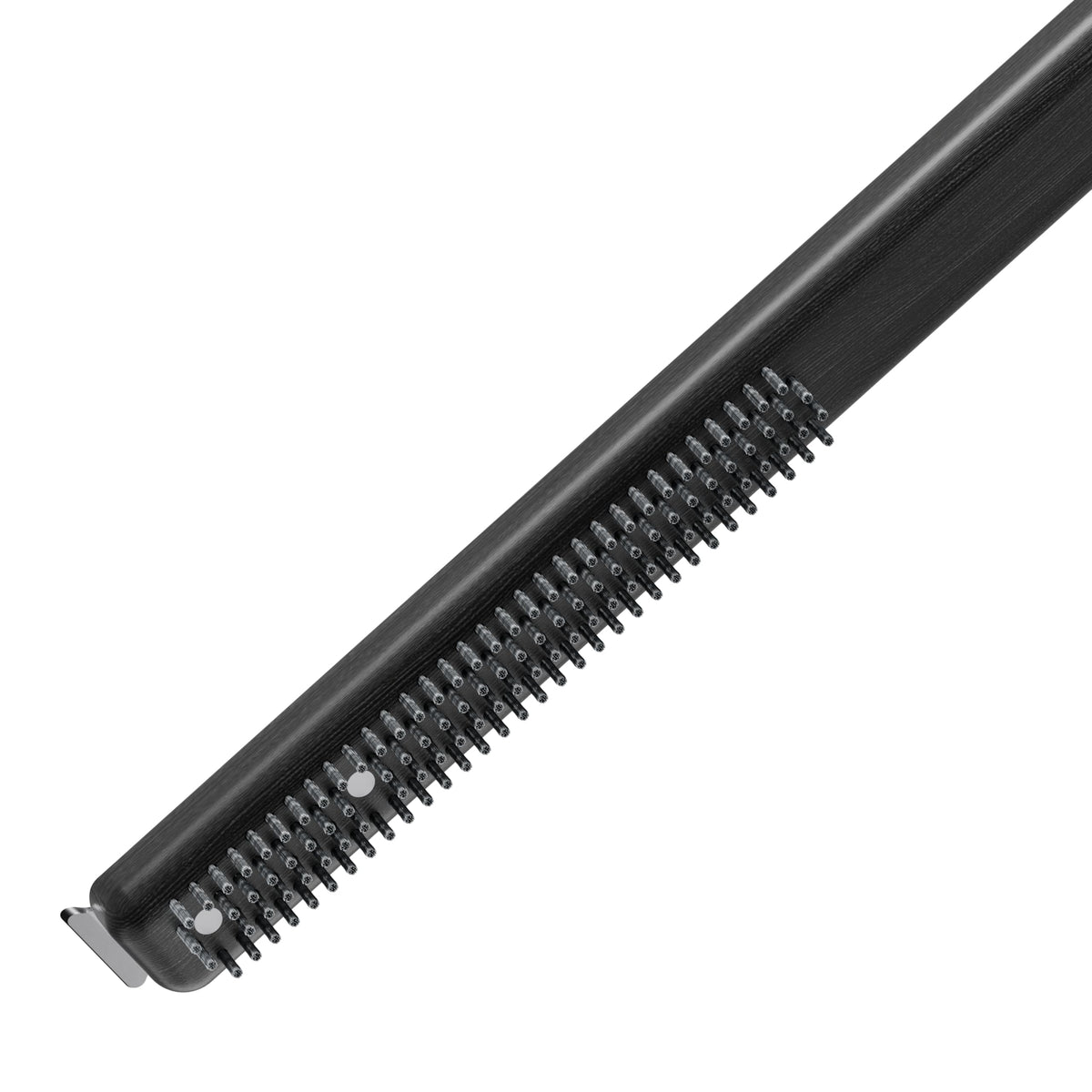 ooni front view of short-handle brush shows compact design and quick reach