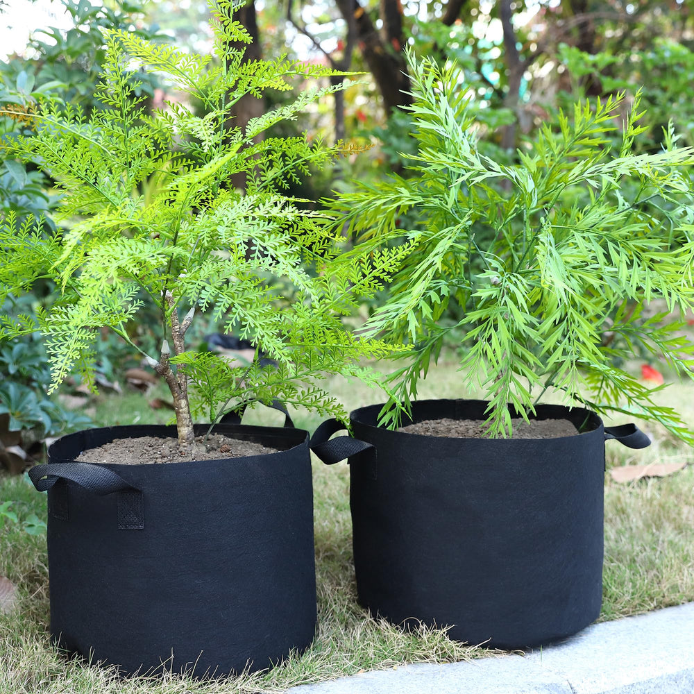 OPPOLIFE grow bags on a balcony with vegetables showing space-saving gardening benefit