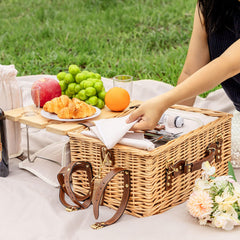 OrgaNatureQueen open insulated compartment with food storage, keeps items temperature-stable