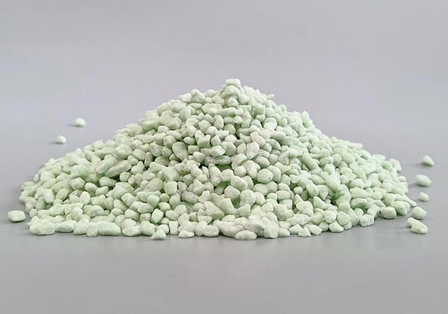 OULLYY close-up of granular texture for fast-root iron uptake