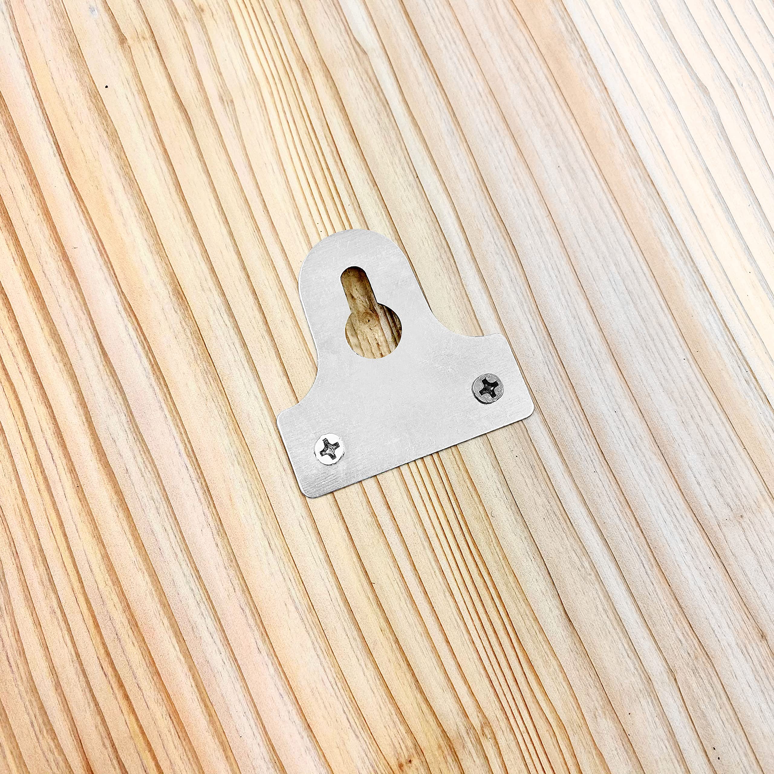 Outer Trails back hook close-up indicating easy, ready-to-hang mounting