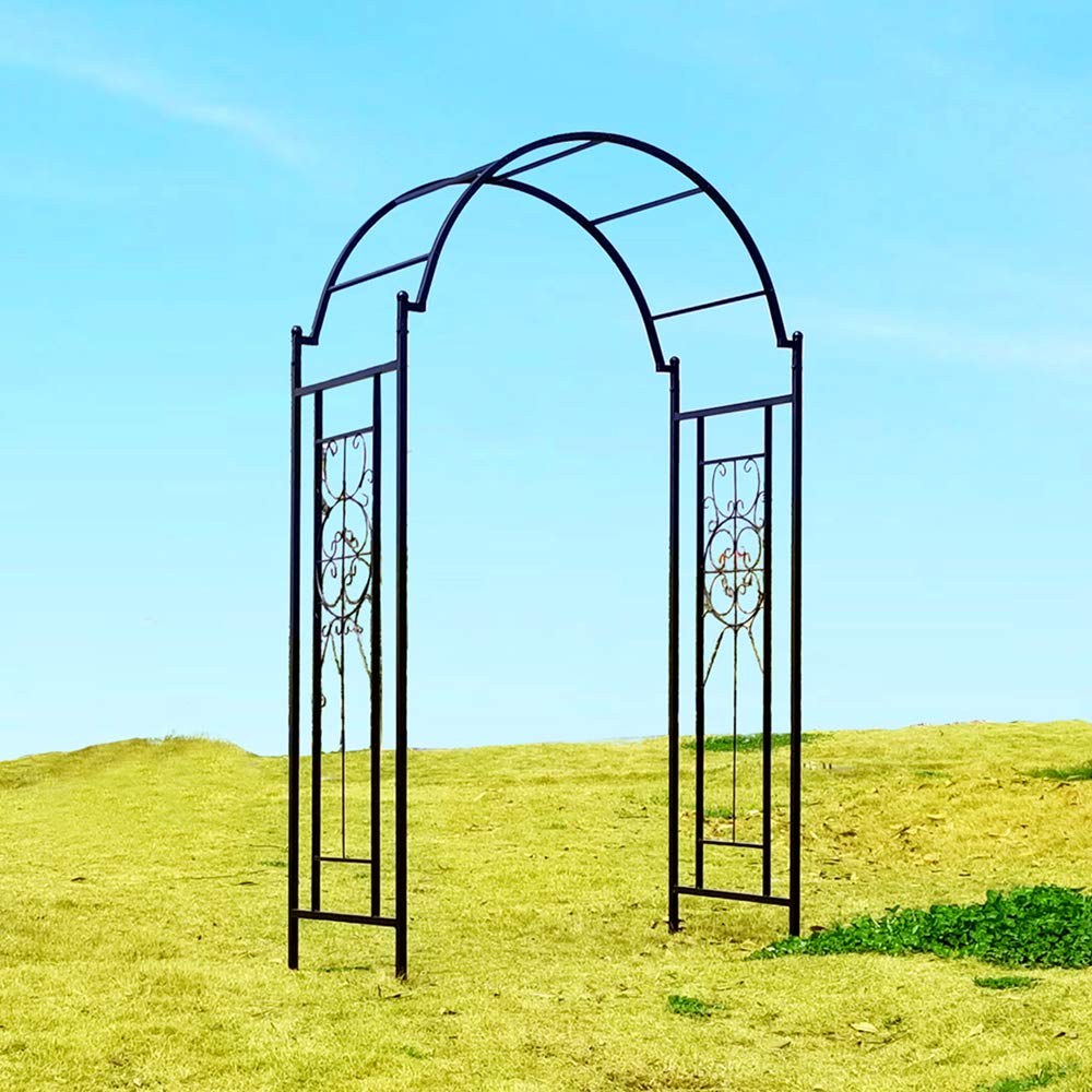 OUTOUR top rods detail showing five horizontal bars for vine training benefit