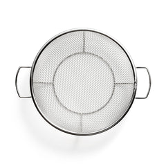Outset close-up of stainless steel mesh perforations highlighting even heat and smoke flow