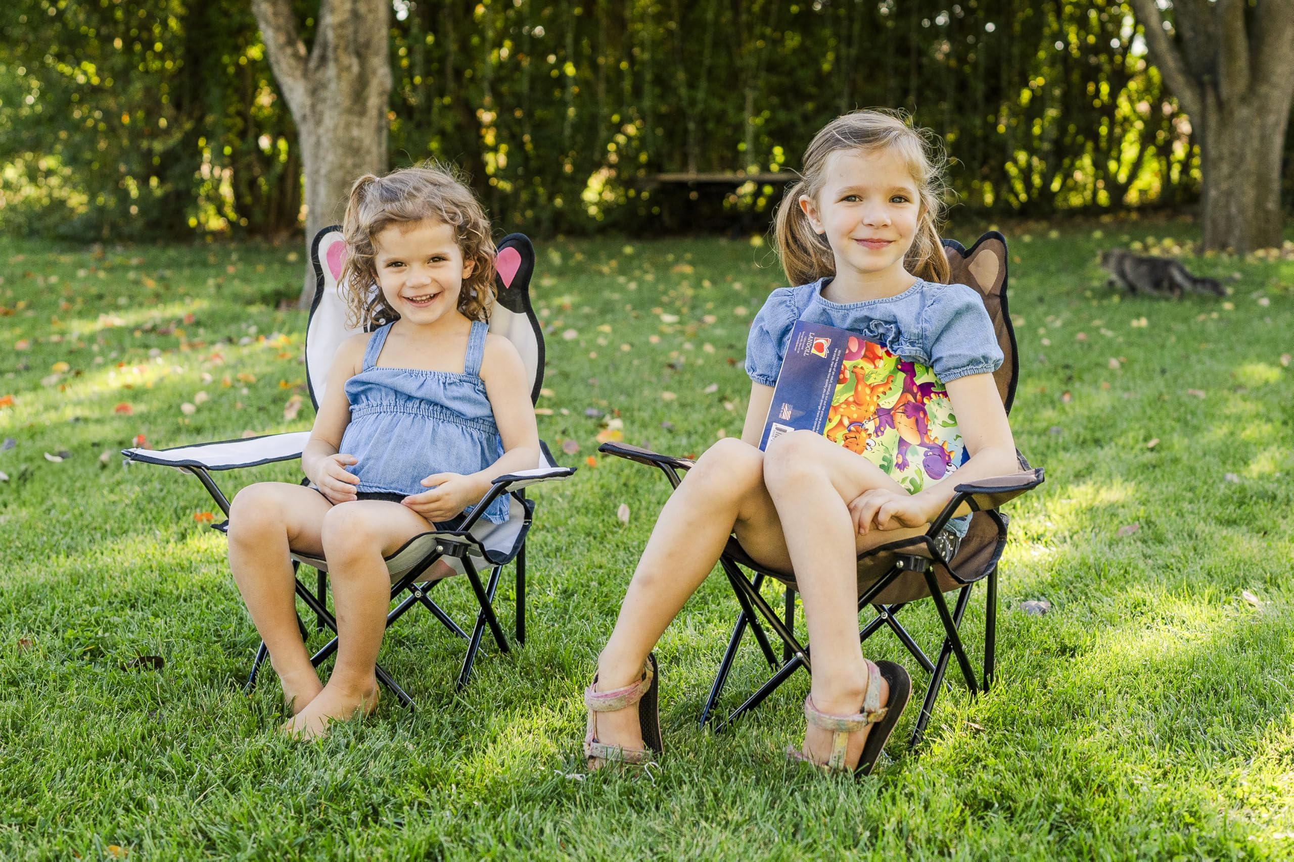 Pacific Play Tents Bernie folded inside included carry bag for easy transport benefit