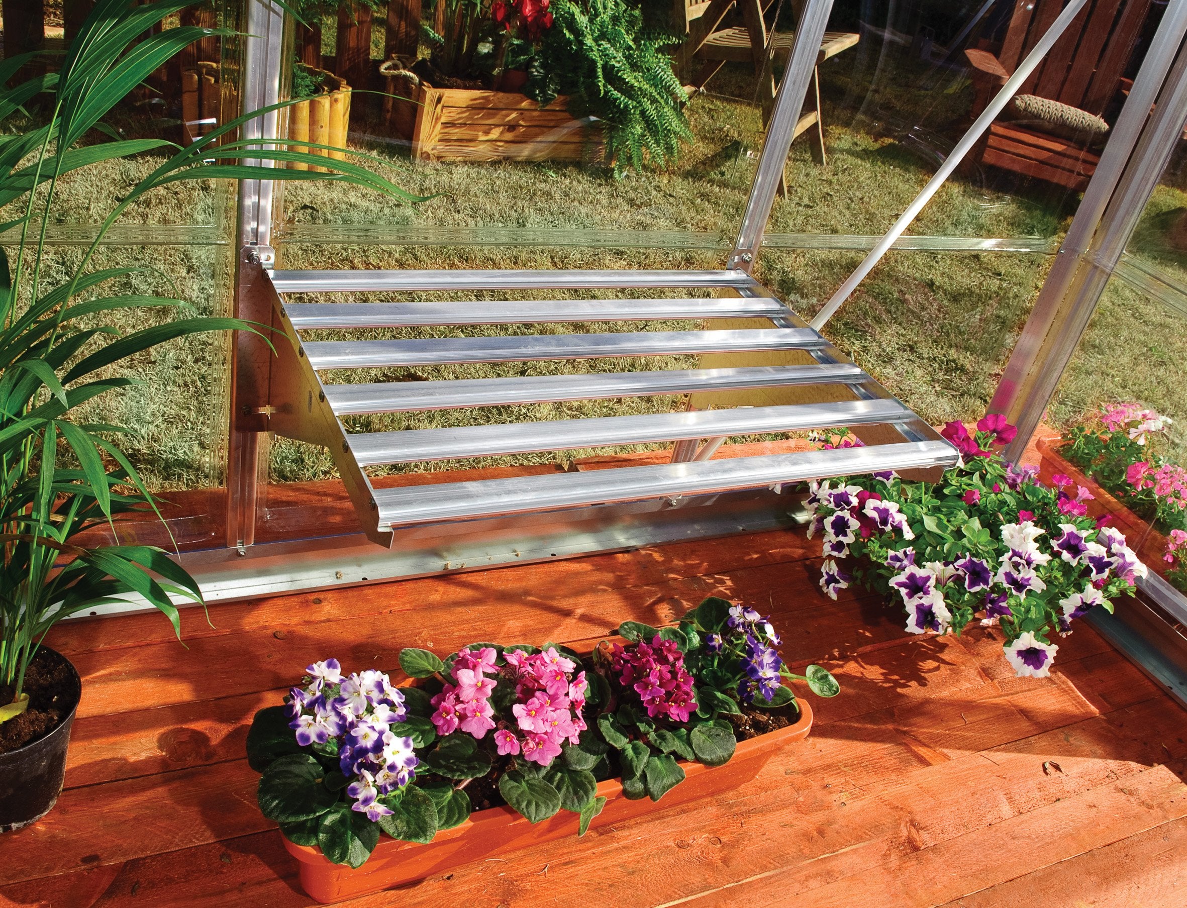 Palram shelf close-up of steel bracket illustrating secure frame attachment benefit