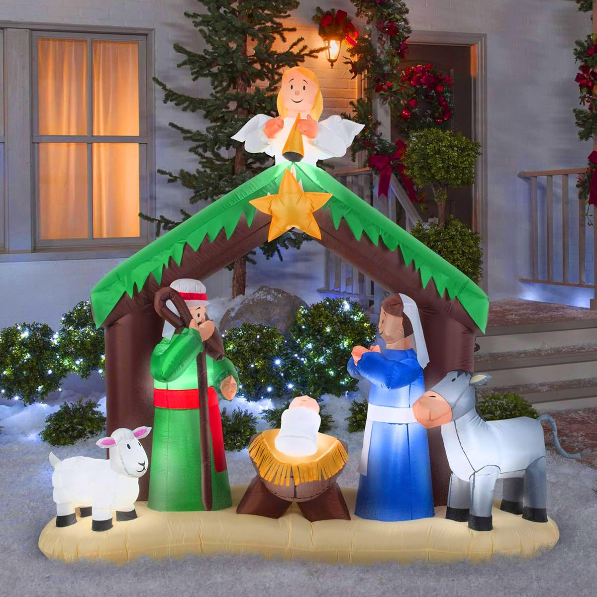 PARAYOYO front view nativity stable showing clear figures and festive appeal