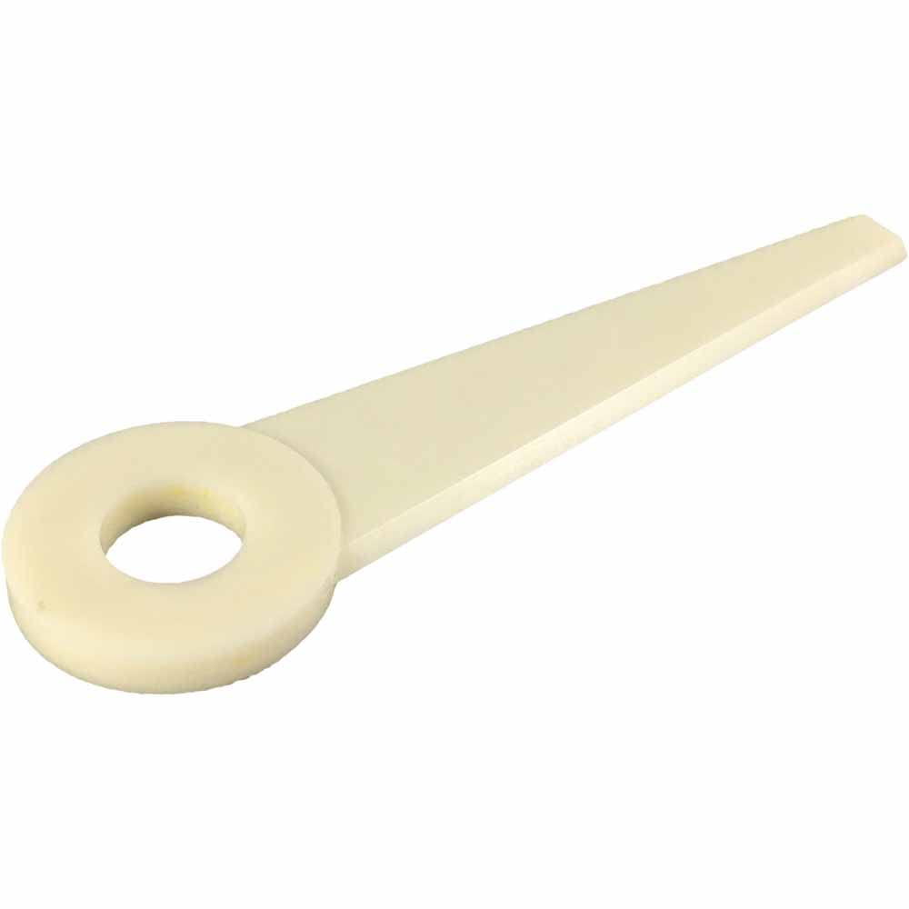 Parts 4 Outdoor blades next to a ruler and spool illustrating size and pack quantity benefit