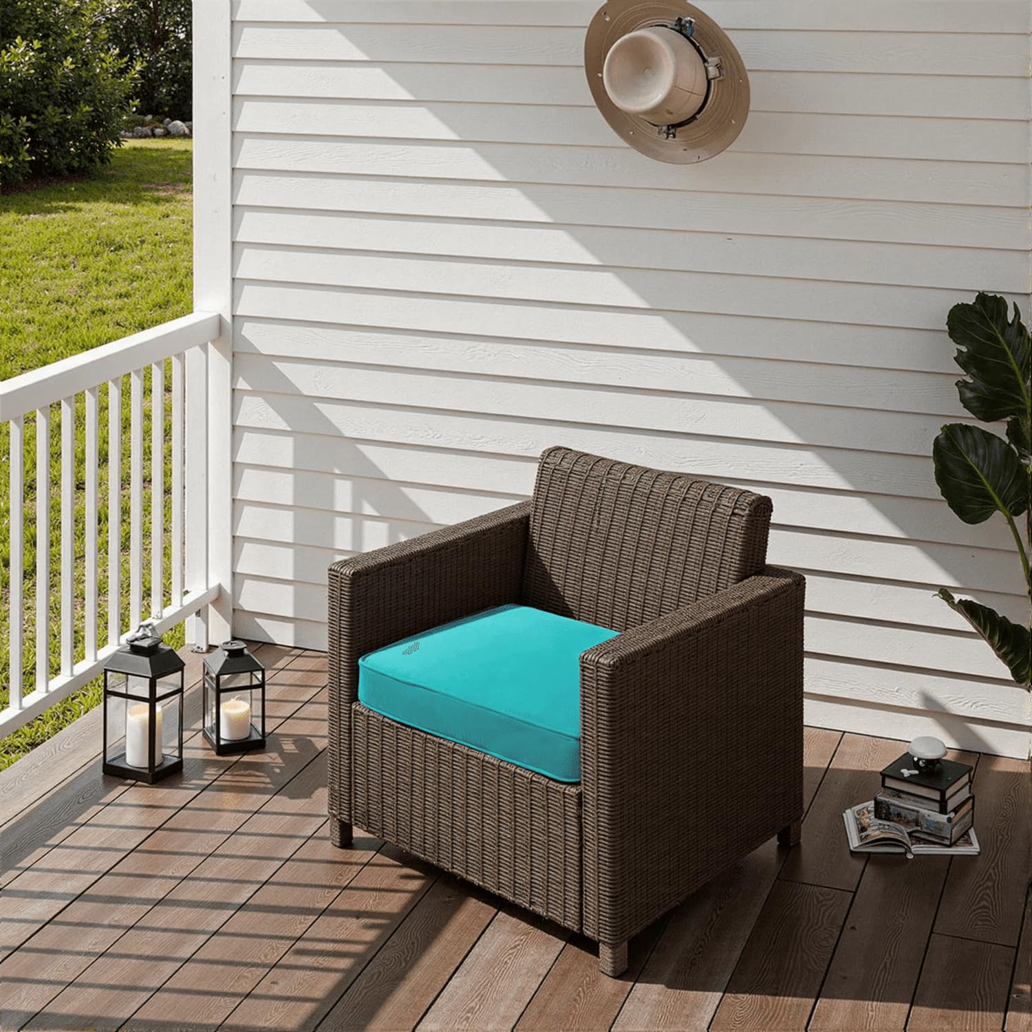 PatioGlow close-up of handle and ties for easy carry and secure attachment