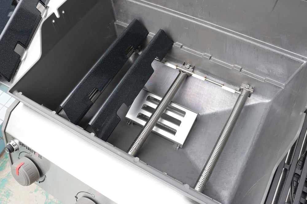 PETKAO porcelain-enameled flavorizer bars detail for even heat and easier cleaning