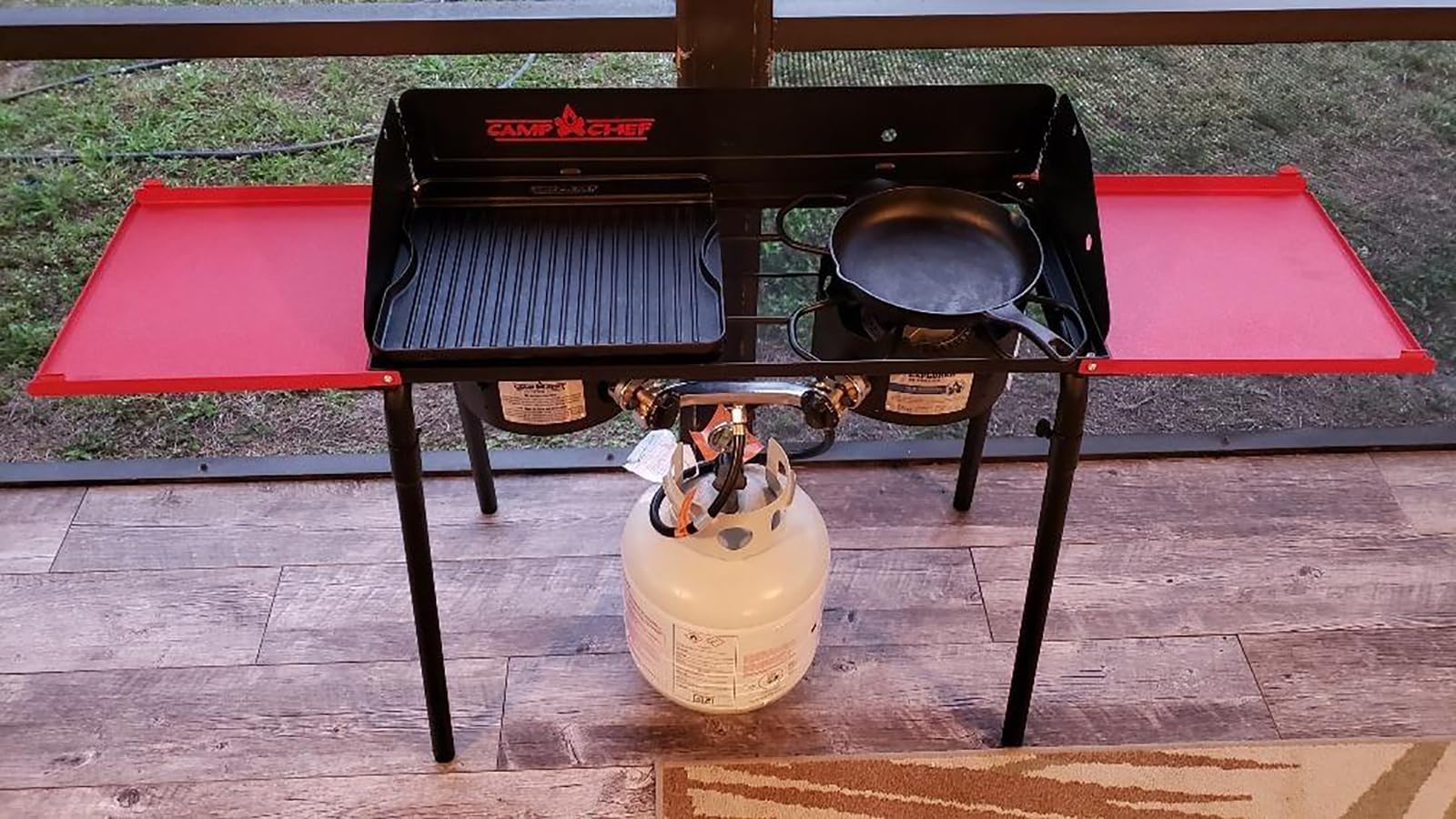 PETKAO folded shelf used as protective cover keeping burners clean and safe