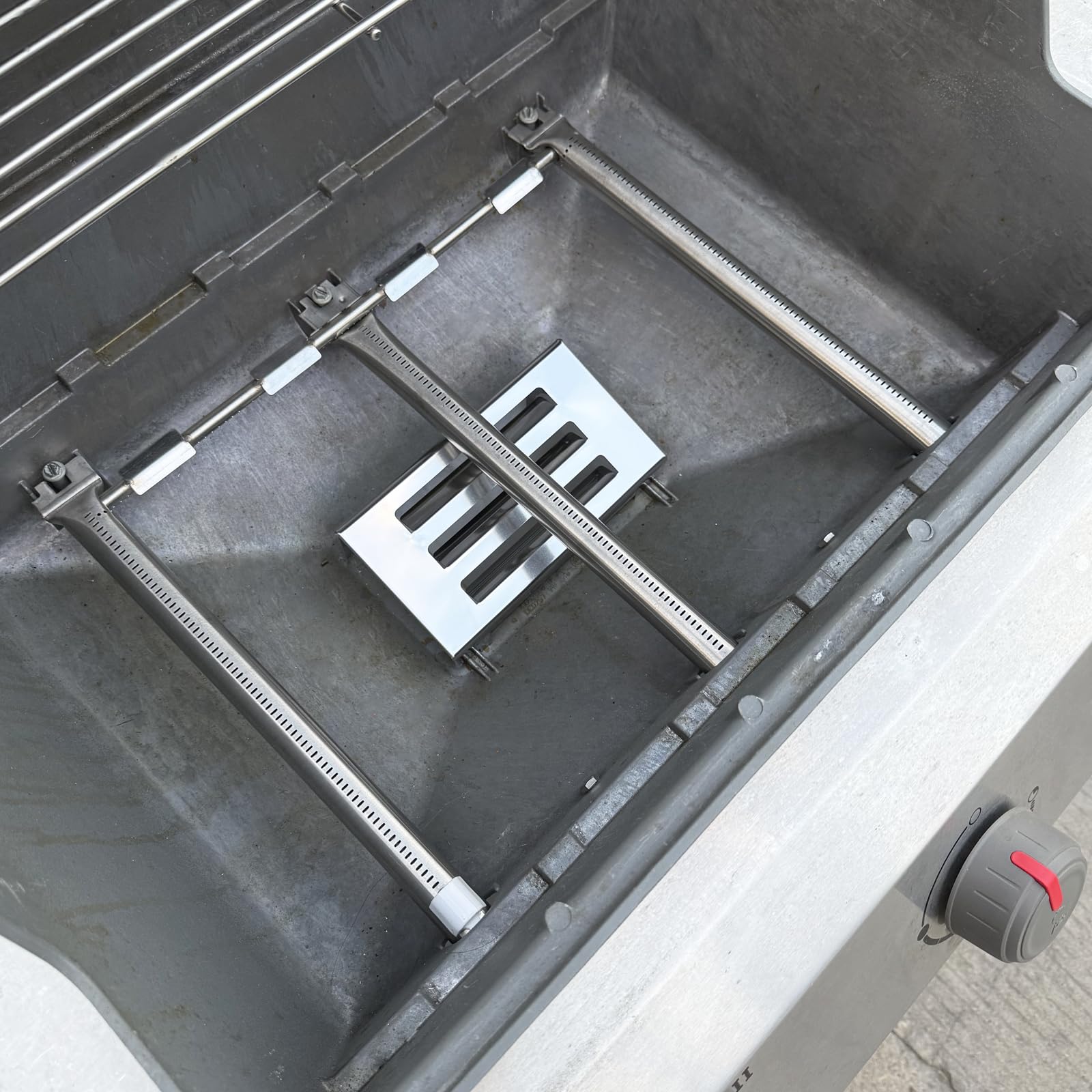 PETKAO installed burners inside Weber grill restoring even cooking performance