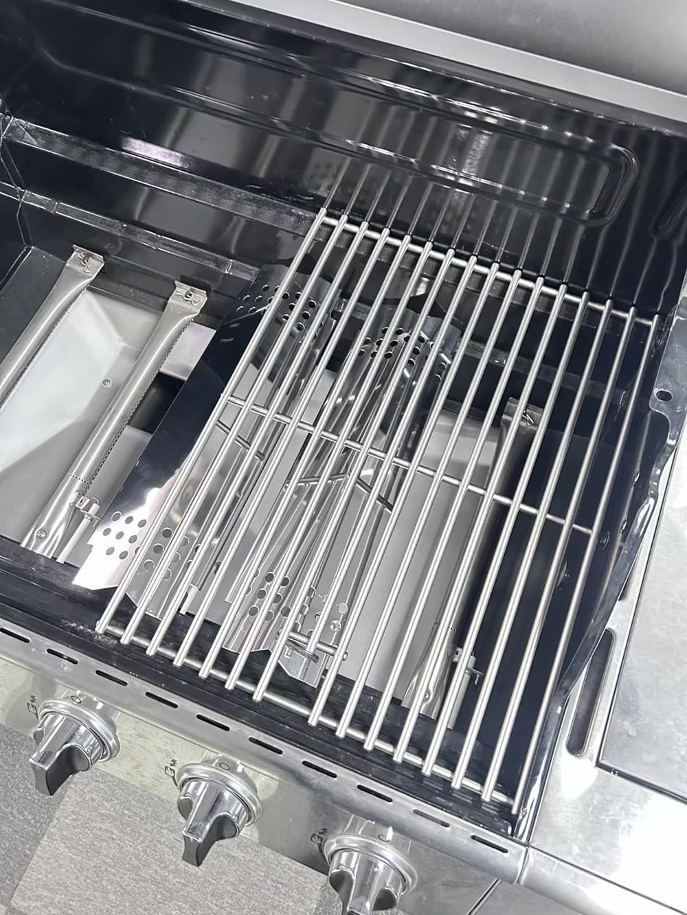 PETKAO grill grate beside ruler demonstrating accurate dimensions for correct fit