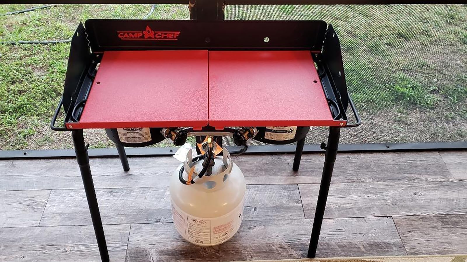 PETKAO size comparison next to cooking utensils showing 14.5-inch scale and utility