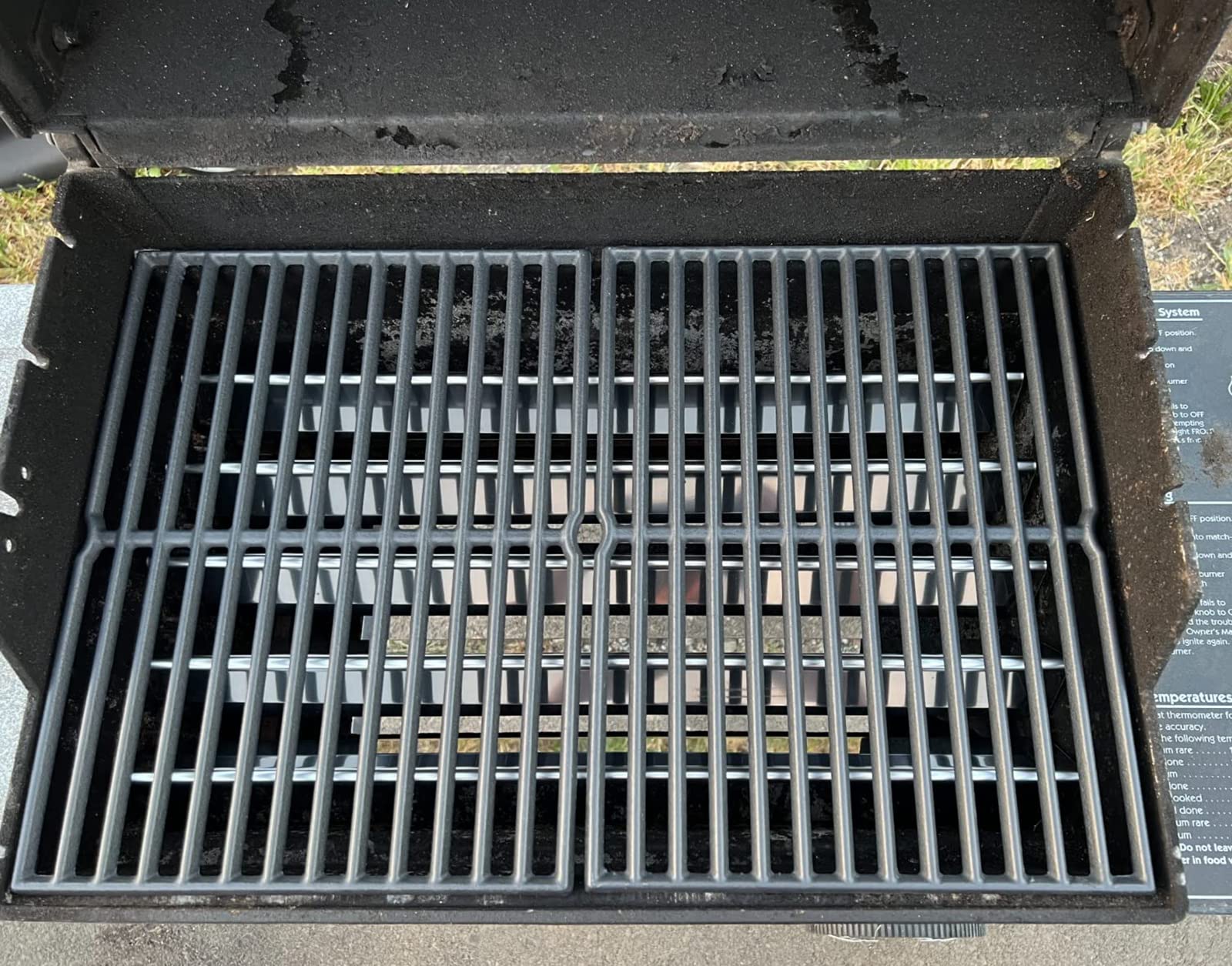 PETKAO grates beside measuring tape showing 15 inch by 11.25 inch dimensions for fit