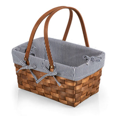 PICNIC TIME polywood lid used as tabletop, provides stable serving surface