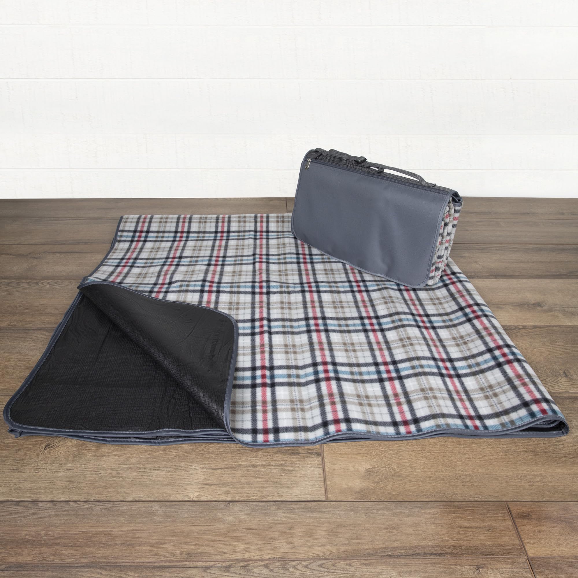 PICNIC TIME adjustable shoulder strap image enabling hands-free transport